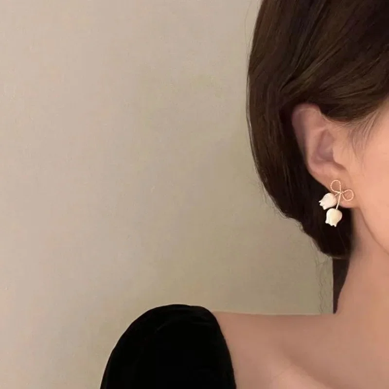 925 Silver Needle Korean Fashion Bowknot Tulip Earrings For Women Jewelry 2024 Trending New Women's White Flower Earrings Brinco - Image 4