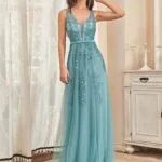 Elegant Evening Dresses Long Lace Beading Vneck Sleeveless 2024 Ever Pretty of Dusty Blue Simple Backless Prom Dresses Women